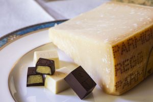 Il made in Italy fa “sistema”: nascono le praline al Parmigiano Reggiano e cioccolato di Fabio Fazio