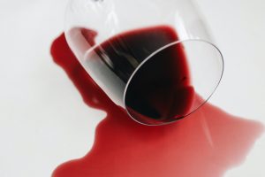 Contro gli healt warning sulle etichette del vino si muove compatta la politica italiana