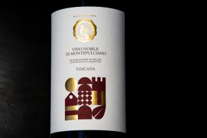 Il Vino Nobile di Montepulciano guarda al futuro. Ed il Consorzio lo racconta in bottiglia