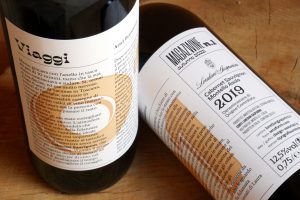 Una rivista che si beve o un vino che si legge? Il racconto va sull’etichetta con MagazWine