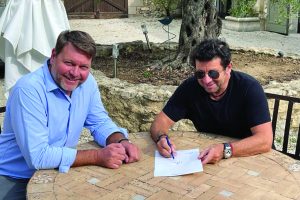 Il ros&eacute; &egrave; sempre pi&ugrave; &ldquo;rock&rdquo;: Patrick Bruel si affida a Nicolas Jaboulet per la Leos Cuv&eacute;e Augusta