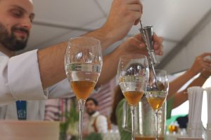 Se la “rigenerazione” si trasforma anche in un cocktail, che nasce dagli scarti di frutta e verdura Se la “rigenerazione” si trasforma anche in un cocktail, che nasce dagli scarti di frutta e verdura