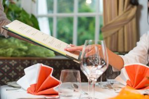 I ristoranti fondamentali per il consumo di vino di qualità: lo dicono i dati Fipe/Confcommercio