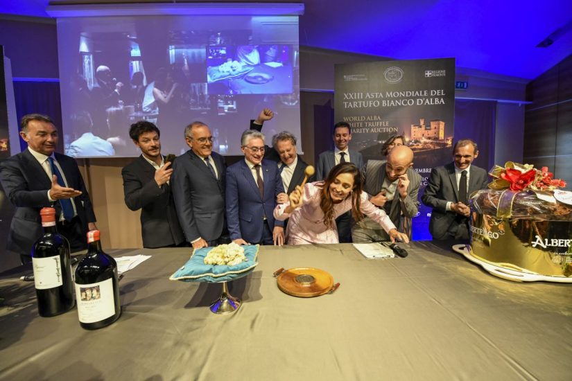 L’“Asta Mondiale del Tartufo Bianco d’Alba” batte ogni record