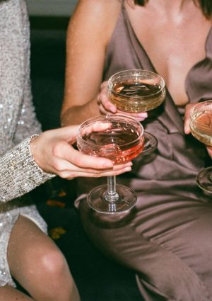 L&rsquo;export dello Champagne nel 2025 frenato da Stati Uniti e Italia: &ldquo;perse&rdquo; 1,5 milioni di bottiglie