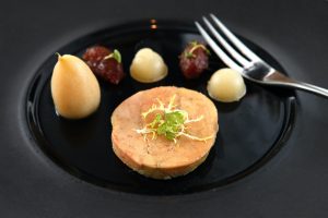 Basta foie gras a Windsor: Carlo III lo vieta sui menu delle tavole reali