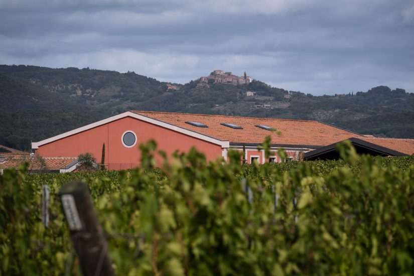 La nuova cantina di Pian delle Vigne (Antinori) a Montalcino 