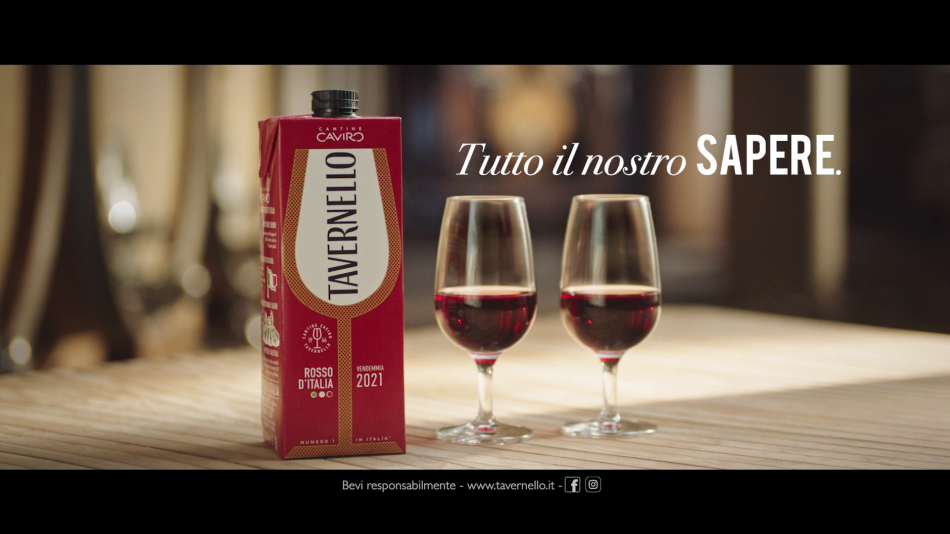 Alcuni frame del nuovo spot televisivo del Tavernello