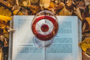 Le guide dei vini servono ancora? Conversazione su punteggi, cultura, trend e rapporti con l’estero