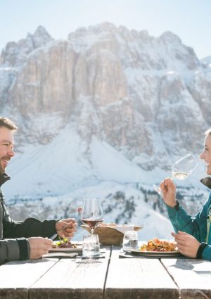 Aspettando “Milano-Cortina” 2026, al via una stagione sciistica gourmet sulle montagne italiane