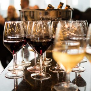 Wine & spirits, business da record nel 2022. Su la fascia premium, nel vino trainano gli spumanti