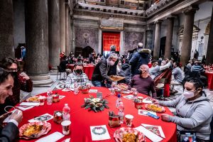 Da 40 anni, si rinnova il &ldquo;Pranzo di Natale&rdquo; con i pi&ugrave; fragili della Comunit&agrave; di Sant&rsquo;Egidio