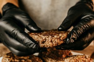 Spese in aumento e consumi in calo. Il difficile anno della carne fotografato dal report Ismea