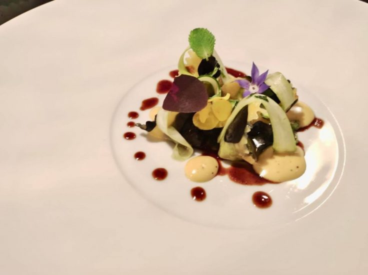 La cucina dello chef Cobuzzi (ph: Facebook/Enrico Bartolini)