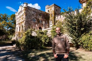 La ex star Nba Tony Parker acquista Château St.-Laurent, griffe della Valle del Rodano La ex star Nba Tony Parker acquista Château St.-Laurent, griffe della Valle del Rodano