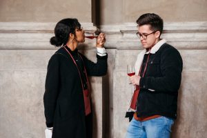 L’inflazione taglia la spesa destinata agli alcolici. Ma il sentiment dei consumatori torna positivo