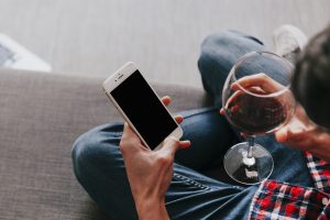Il miglior “sommelier” virtuale a cui chiedere consigli sul vino? É Google Assistant