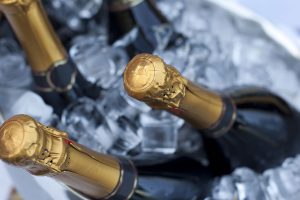 In Champagne una bottiglia da 835 grammi per ridurre del 20% l’impronta di carbonio