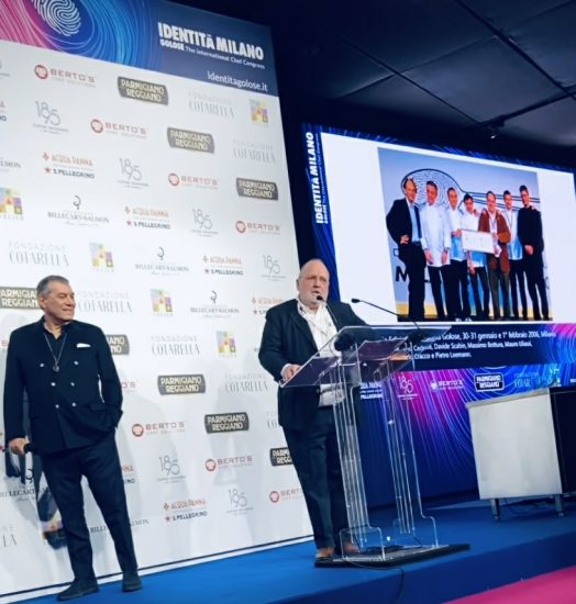 Paolo Marchi, fondatore di Identità Golose, sul palco di Identità Milano 2023