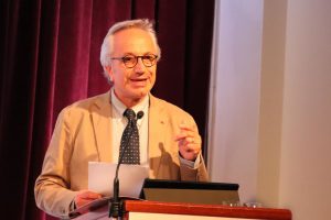Il vino e la sua diversità dalle altre bevande alcoliche: la “lectio” del professor Luigi Moio Il vino e la sua diversità dalle altre bevande alcoliche: la “lectio” del professor Luigi Moio