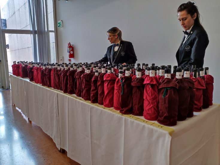 Amarone Opera Prima 2023 - bottiglie coperte in assaggio