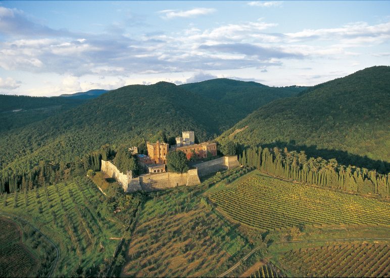 Chianti Classico: crescono i valori. Arrivano le Uga in etichetta