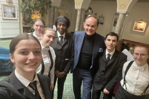 Ferrari Trento “adotta” una scuola alberghiera, per formare i futuri professionisti dell’ospitalità