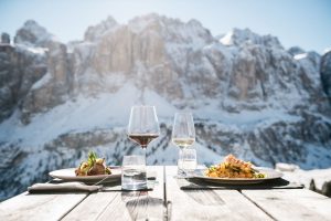 Sci, escursioni ed esperienze gourmet, e anche il turismo enogastronomico &ldquo;sale&rdquo; in montagna