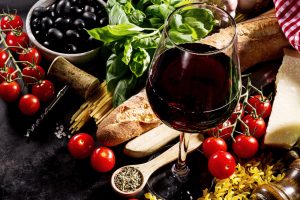 “Nessun alimento, da solo, può fare solo bene o solo male. E salute non è solo assenza di malattie”