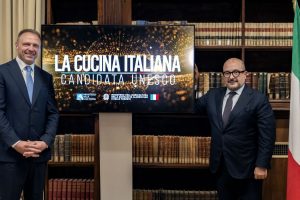 “Non esistono più “Italie”, ma una sola, che deve mettere a sistema cultura, cibo e non solo” “Non esistono più “Italie”, ma una sola, che deve mettere a sistema cultura, cibo e non solo”