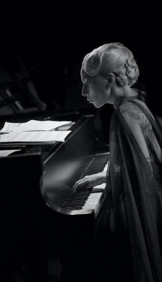 Scatti della campagna Dom Perignon X Lady Gaga