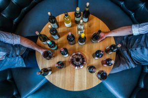 Distributori di fine wine, competitor e alleati, per capire ed anticipare il mercato che cambia Distributori di fine wine, competitor e alleati, per capire ed anticipare il mercato che cambia