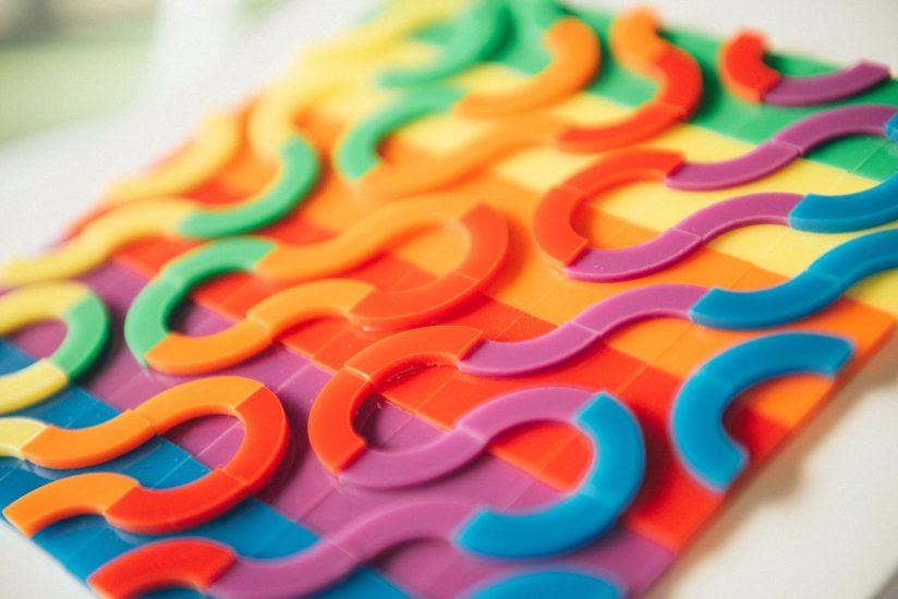 Le opere di Attus, artista e direttore creativo de “Il Sole 24 Ore”, in asta di beneficienza di Berta  