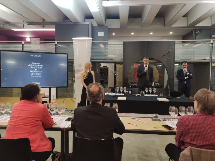 Bertani Masterclass Library a Vinitaly 2023 - 6 vendemmie “Esuberanti“ di Amarone della Valpolicella Classico con la scrittrice freelance Asa Johansson, l’amministratore delegato Ettore Nicoletto e il direttore generale Andrea Lonardi