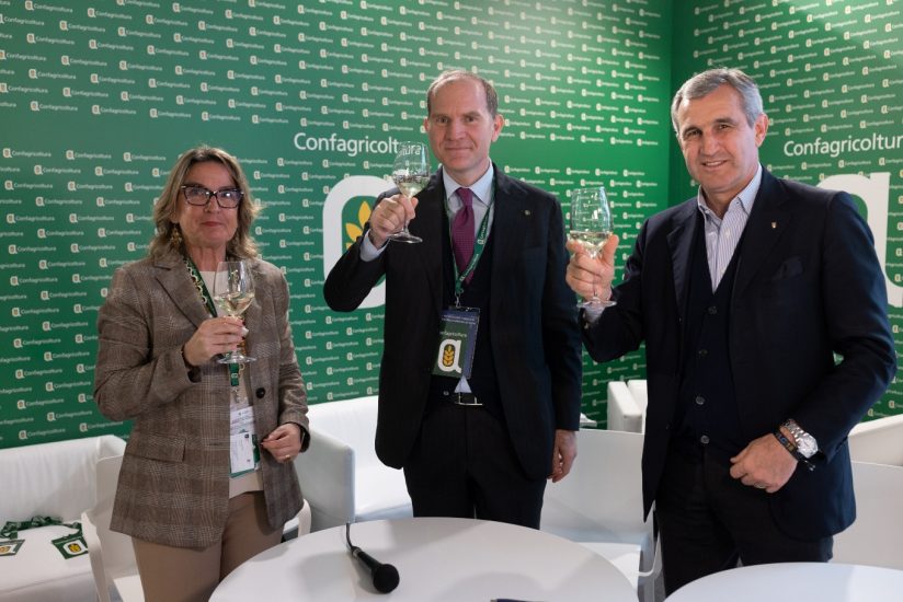 Da dx: Marco Di Paola, Massimiliano Giansanti e Giovanna Parmigiani, componente Giunta nazionale Confagricoltura