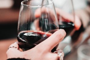 Il vino in Ue nel 2022/2023: maggiore produzione, export stabile, ma consumi pro-capite in calo