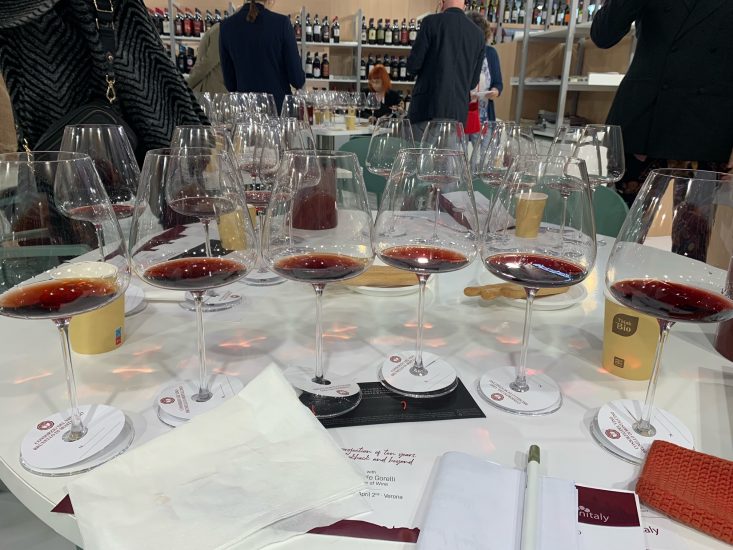 Vinitaly 2023, nelle foto WineNews ed Ennevi by Veronafiere