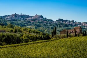 “Set-jetting”, anche i film e le serie Tv spingono il turismo enogastronomico in Italia “Set-jetting”, anche i film e le serie Tv spingono il turismo enogastronomico in Italia