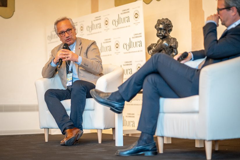 Il professor Luigi Moio, presidente Oiv, con Alessandro Torcoli, direttore Civiltà del Bere