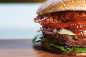 Vedi Napoli e poi &hellip; mangi un hamburger. Non solo pizza, la citt&agrave; &egrave; capitale anche del panino &ldquo;cult&rdquo;