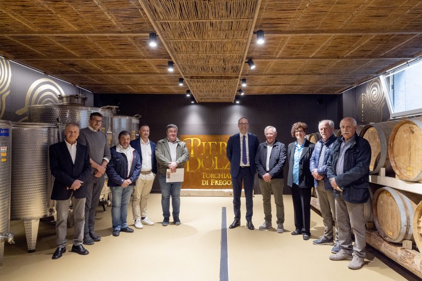 I 7 soci in barricaia con le autorità (ph. F. Galifi) 