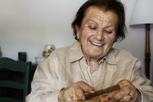 AAA nonne meridionali cercasi: ristorante di Milano assume “Store Granny” part-time 