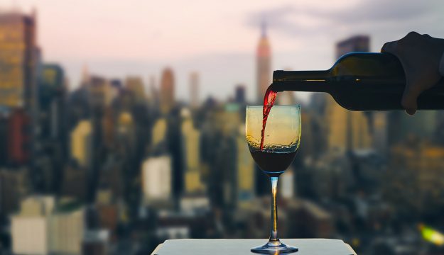 Dazi Usa, specchio riflesso: nel 2025 i vini importati hanno fatto meglio di quelli americani