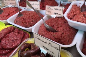 Cavalli, il Movimento 5 Stelle (su petizione di Animal Equality) chiede lo stop alla macellazione