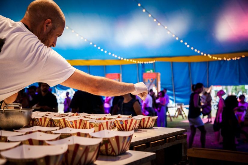 “Al Mèni” a Rimini, il “circo” dei sapori dello chef Massimo Bottura