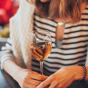 Vino, non valgono le semplificazioni: &ldquo;necessario distinguere tra abuso e consumo moderato&rdquo;