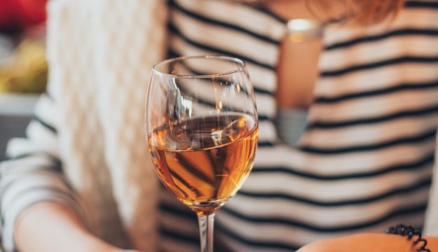 Vino, non valgono le semplificazioni: &ldquo;necessario distinguere tra abuso e consumo moderato&rdquo;