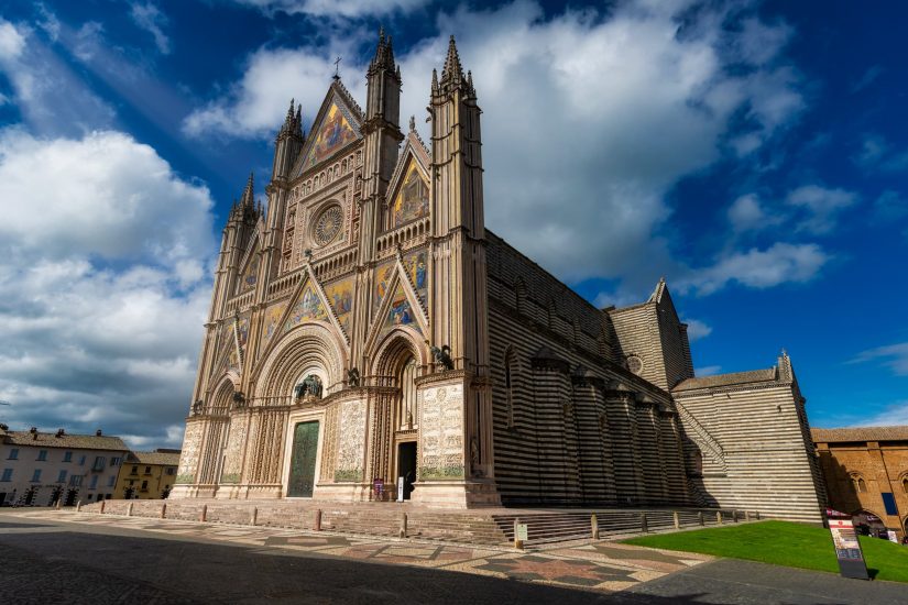 Il Duomo è uno dei capolavori dell’arte romanico-gotica 