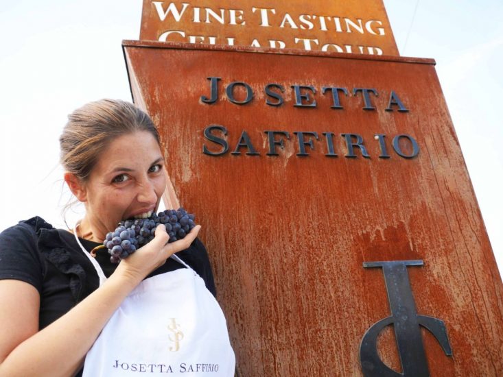 Sara Vezza e le “Indomite del vino” (Ph: Fb/Josetta Saffirio Wines)