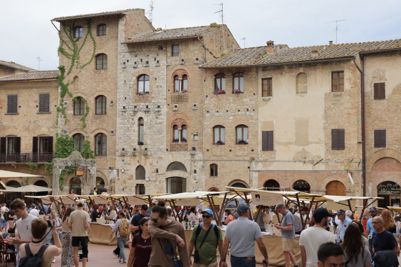 binary coVernaccia di San Gimignano, la “Regina Ribelle” in “festa”ment